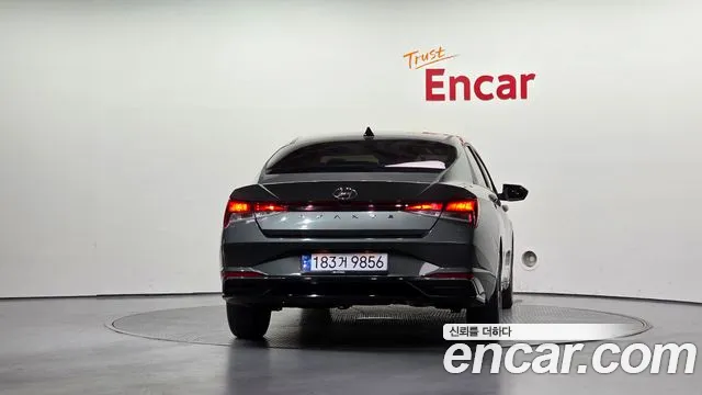 Hyundai Avante CN7 — Фото автомобиля 4