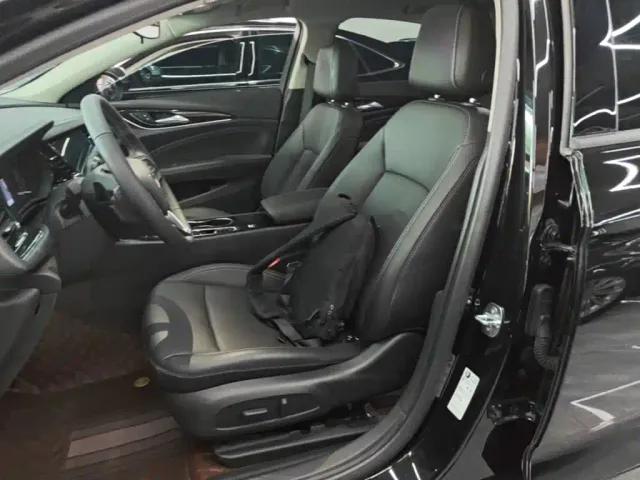 Buick Regal — Фото автомобиля 14
