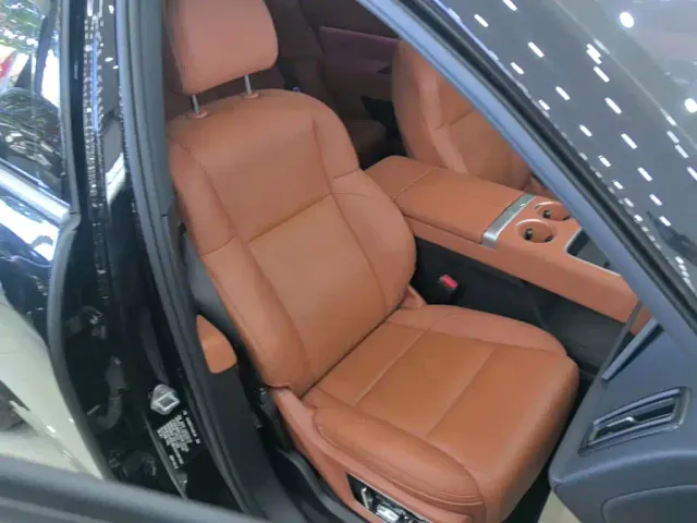 Li Auto L7 — Фото автомобиля 24