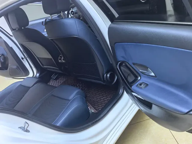 Mercedes-Benz A-Class — Фото автомобиля 11