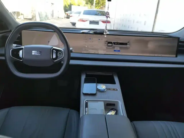 Geely Galaxy E8 — Фото автомобиля 9