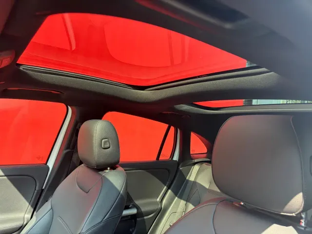 Mercedes-Benz EQA — Фото автомобиля 10