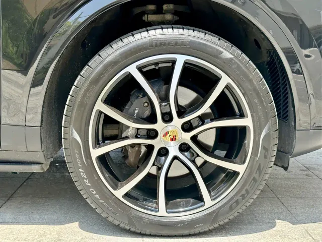 Porsche Cayenne — Фото автомобиля 15