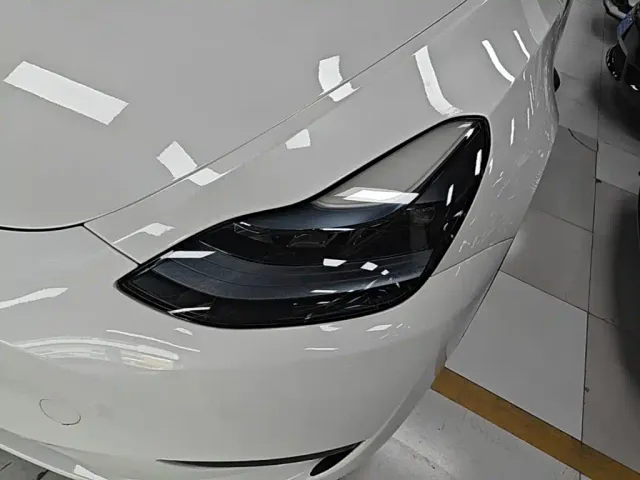 Tesla Model Y — Фото автомобиля 23