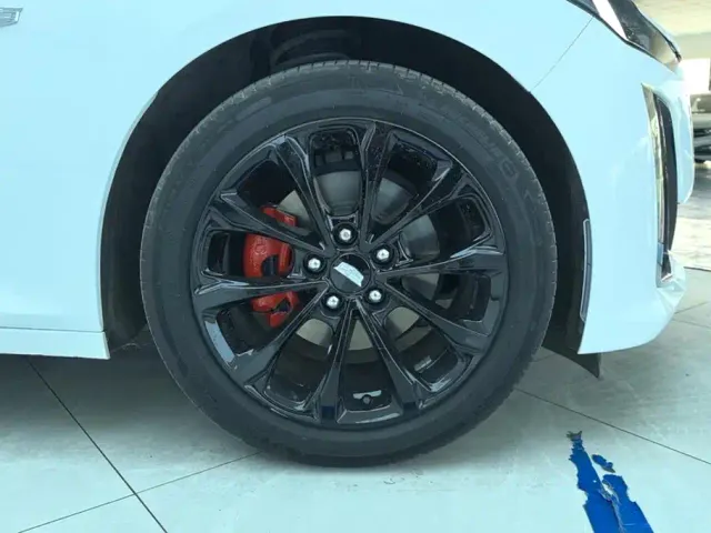 Cadillac CT5 — Фото автомобиля 6