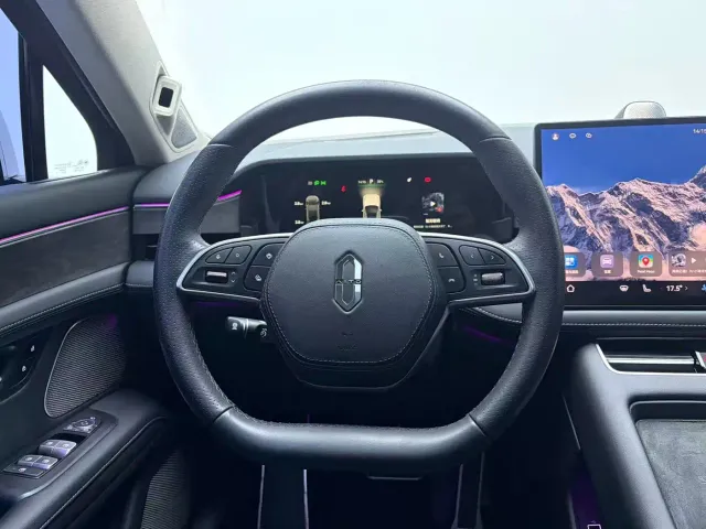 Aito M5 — Фото автомобиля 10