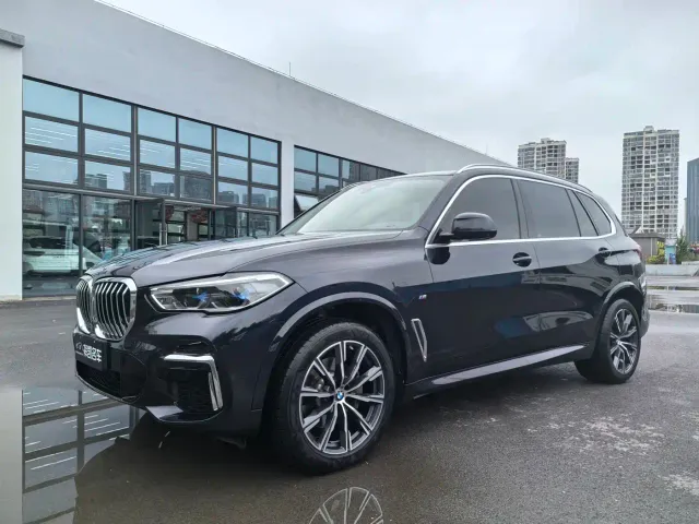 Фотография автомобиля — BMW X5