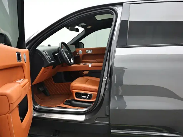 Li Auto L8 — Фото автомобиля 8
