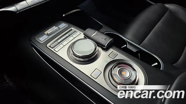 Genesis GV70 2.5T Бензин AWD — Фото автомобиля 9