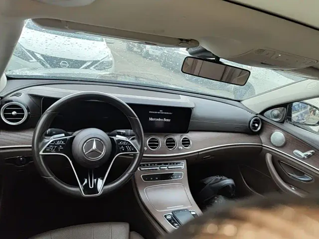 Mercedes-Benz E-Class — Фото автомобиля 9