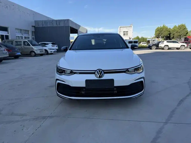 Volkswagen Golf — Фото автомобиля 2