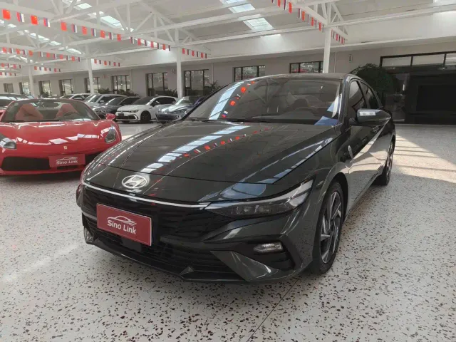 Фотография автомобиля — Hyundai Elantra