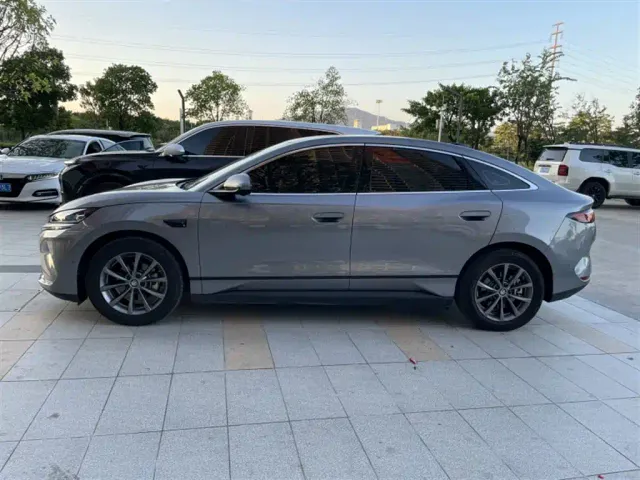 BYD Qin L — Фото автомобиля 4