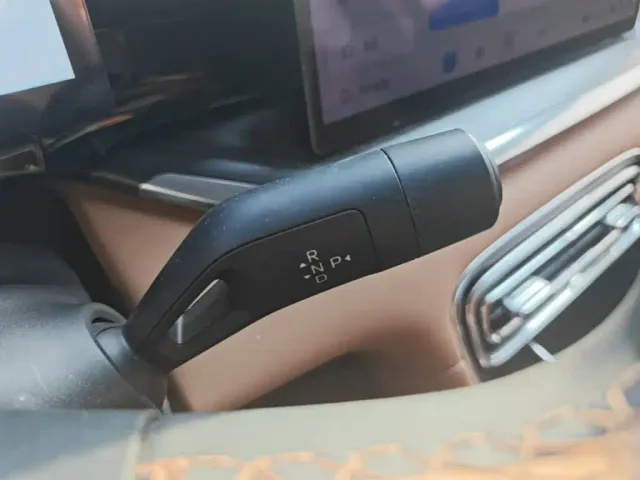 Geely Galaxy Stellar 6 — Фото автомобиля 13