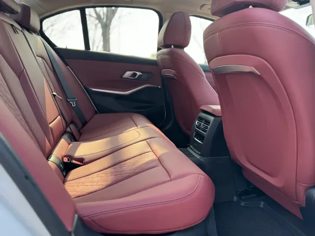 BMW 3 Series — Фото автомобиля 17