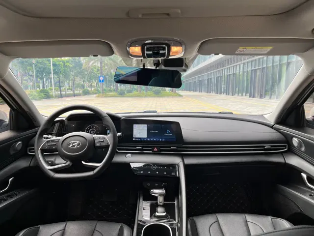 Hyundai Elantra — Фото автомобиля 8