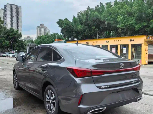 Changan Eado — Фото автомобиля 9