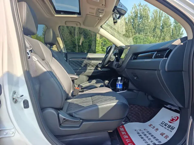 Mitsubishi Outlander — Фото автомобиля 22