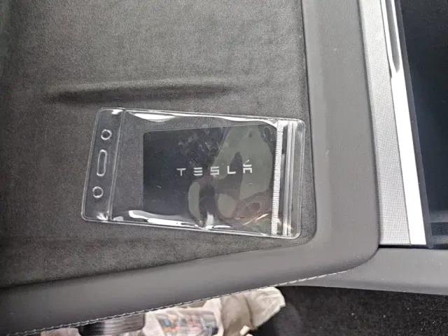 Tesla Model 3 — Фото автомобиля 8