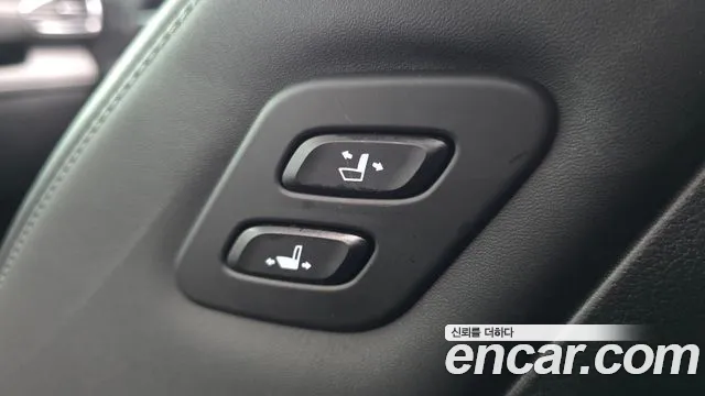 Hyundai Santafe Бензин 2.5T 2WD — Фото автомобиля 17