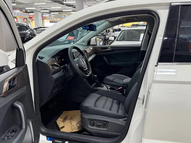 Volkswagen Tharu — Фото автомобиля 10