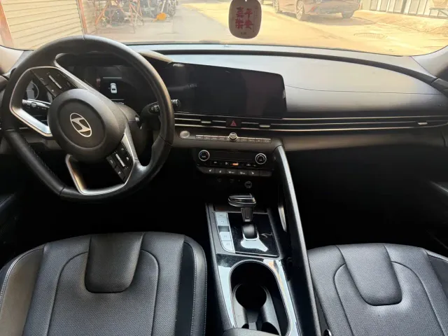 Hyundai Elantra — Фото автомобиля 7