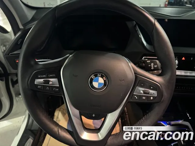BMW 1 Series F40 — Фото автомобиля 17