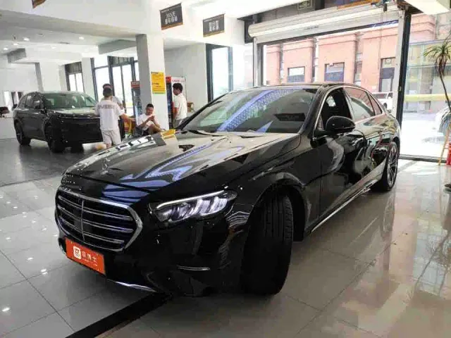 Mercedes-Benz E-Class — Фото автомобиля 4