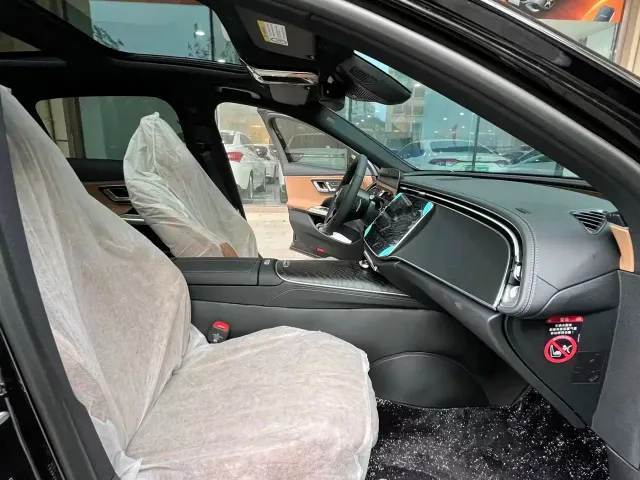 Mercedes-Benz E-Class — Фото автомобиля 10