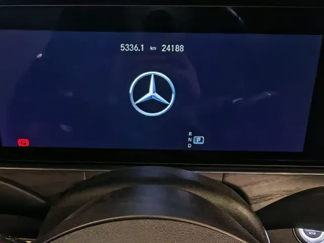 Mercedes-Benz E-Class — Фото автомобиля 12