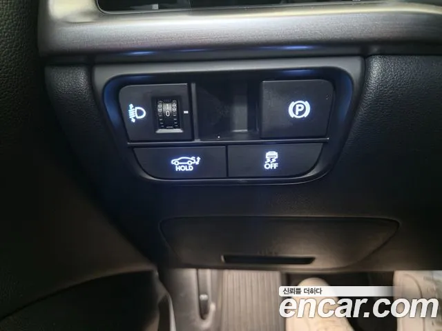 Hyundai Grandeur Grandeur (GN7) 2.5 Бензин 2WD — Фото автомобиля 13