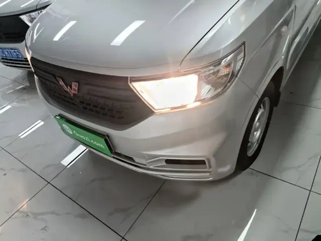 Wuling Hongguang V — Фото автомобиля 23