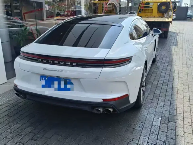 Porsche Panamera — Фото автомобиля 3