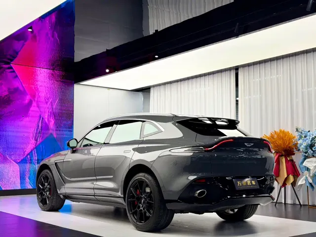 Aston Martin DBX — Фото автомобиля 6