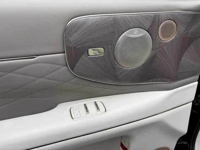 IM Motors LS9 — Фото автомобиля 12