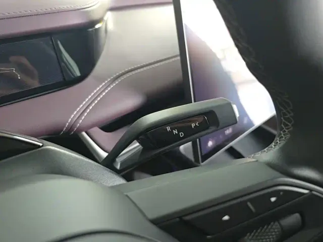 Xiaomi SU7 — Фото автомобиля 13