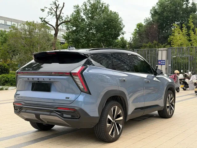 Geely Boyue L — Фото автомобиля 14