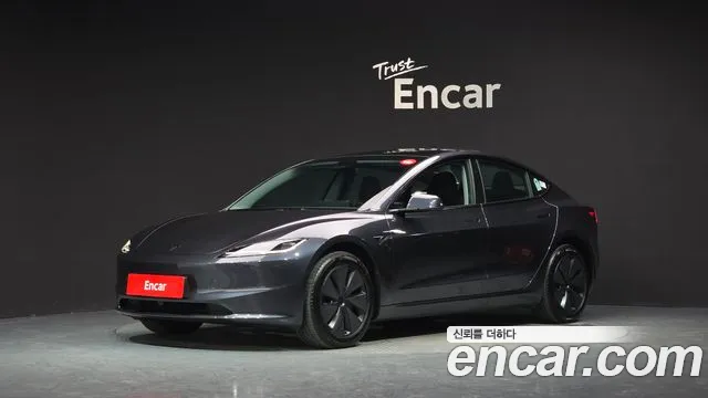 Tesla Model 3 — Фото автомобиля 8