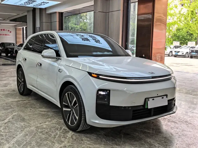 Li Auto L6 — Фото автомобиля 3