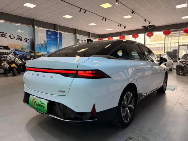 Xpeng P5 — Фото автомобиля 9