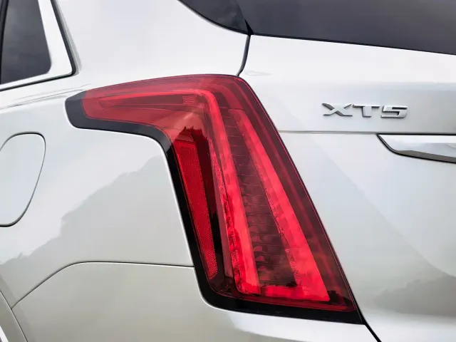 Cadillac XT5 — Фото автомобиля 8
