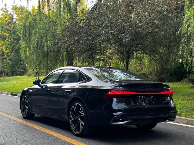 Audi A7L — Фото автомобиля 14