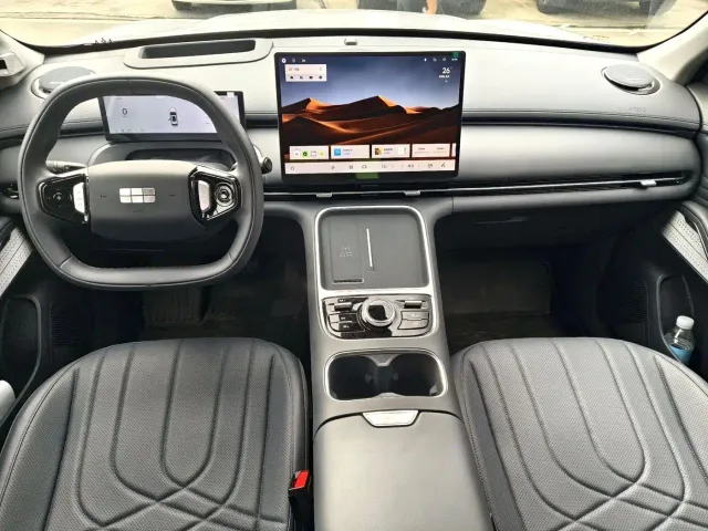 Geely Galaxy Starship 7 EM-i — Фото автомобиля 6