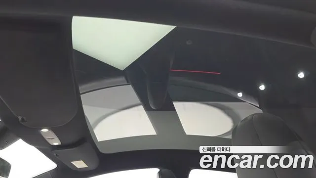Tesla Model Y — Фото автомобиля 18