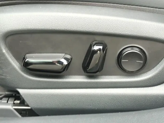 Lexus ES — Фото автомобиля 16