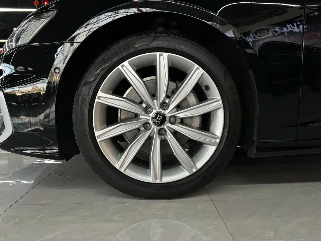 Audi A6L — Фото автомобиля 18