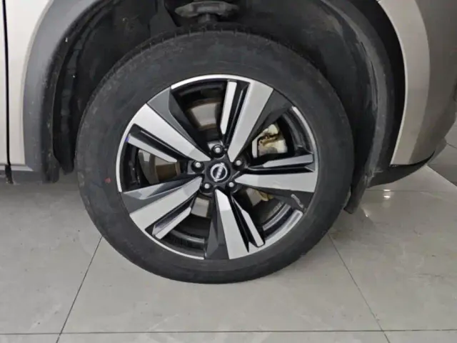 Nissan X-Trail — Фото автомобиля 6