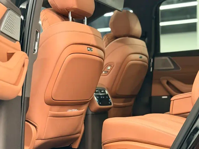 Denza N8L — Фото автомобиля 10