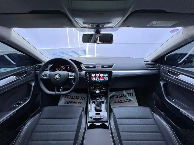 Skoda Superb — Фото автомобиля 15