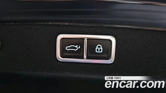 Hyundai Grandeur Grandeur (GN7) 2.5 Бензин 2WD — Фото автомобиля 20
